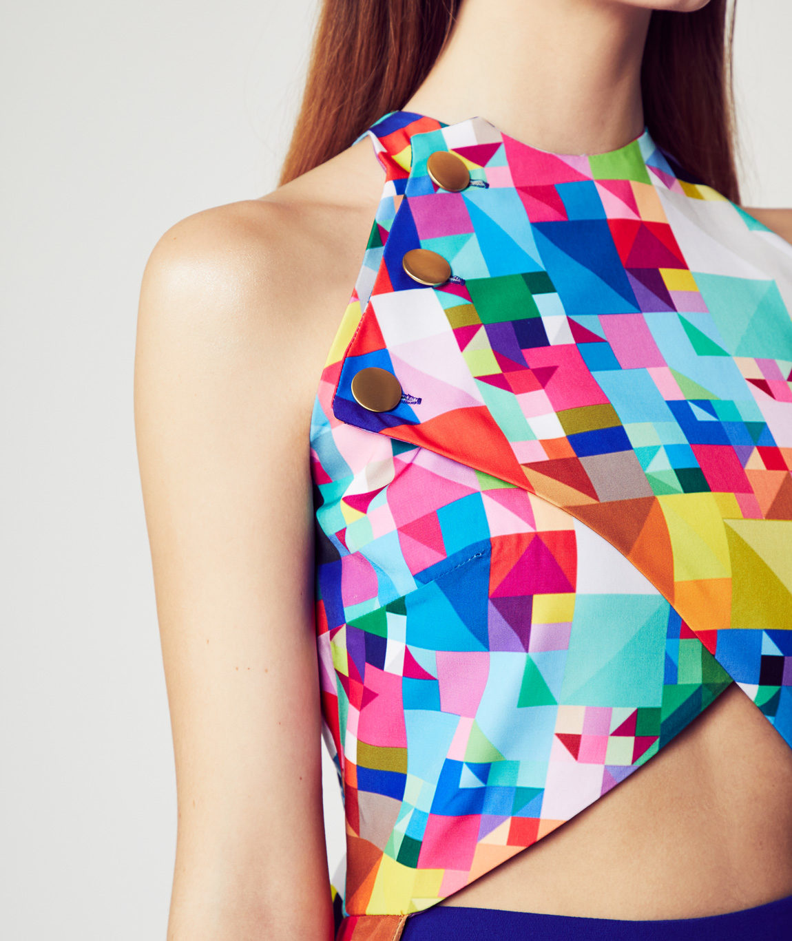 Hi-Lo Pixelated Crossover Vest - Image 2
